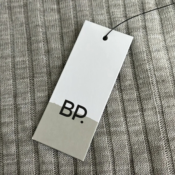 BP V Neck Ribbed Knit Crop Sweater in Gray - NEW - Size Small - Picture 6 of 7